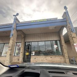 Aloha Shaved Ice - Hours of business on website and yelp says it open yet when I showed up it was completely vacant. Disappointing