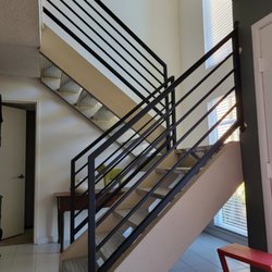 Linmoore Fencing & Iron Works - Horizontal railing