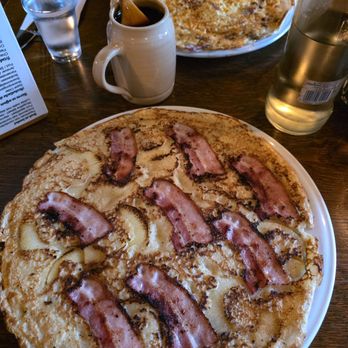 Herberghe De Coeckepanne - Pfannkuchen m. Speck und Äpfel - Creperies Near Me - Someren, New Brunswick
