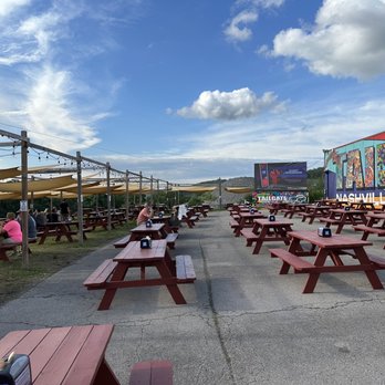 TailGate Brewery - Outside patio - Breweries Near Me - Nashville, Tennessee TailGate Brewery - Outside patio - Breweries Near Me - Nashville, Tennessee