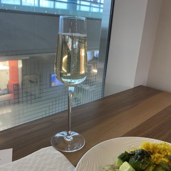 The Centurion Lounge - Sparkling wine - Airport Lounges Near Me - Philadelphia, Pennsylvania The Centurion Lounge - Sparkling wine - Airport Lounges Near Me - Philadelphia, Pennsylvania