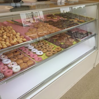 Happy Donuts - Yum mm!!!!! - Breakfast & Brunch Near Me - Beaumont, Texas