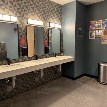 Hi-Wire Brewing - Bathroom - Brewpubs Near Me - Charlotte, North Carolina Hi-Wire Brewing - Bathroom - Brewpubs Near Me - Charlotte, North Carolina