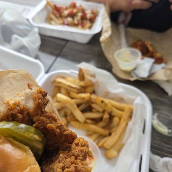 Mr Broast - Great combo - Burgers Near Me - Rosemont, Illinois Mr Broast - Great combo - Burgers Near Me - Rosemont, Illinois