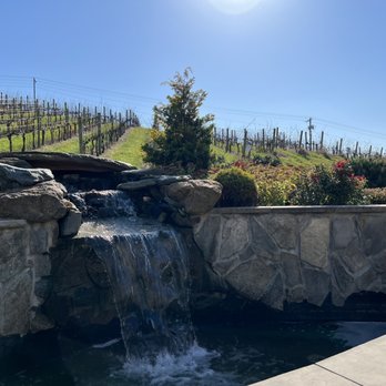 Creek's Edge Winery - Wineries Near Me - Lovettsville, Virginia