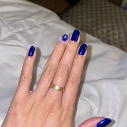 Glossy Nails Bar - Gel manicure w/ design