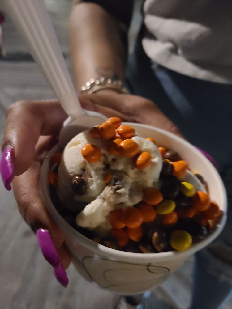 EDDIE CONFETTI’S ICE CREAM & CAFE 54 Photos & 36 Reviews 1100 N