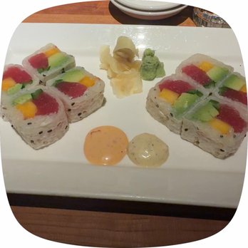 Houston's Restaurant - Tuna mango sushi roll - Steakhouses Near Me - Pasadena, California Houston's Restaurant - Tuna mango sushi roll - Steakhouses Near Me - Pasadena, California