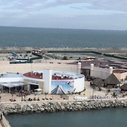 The shopping in port