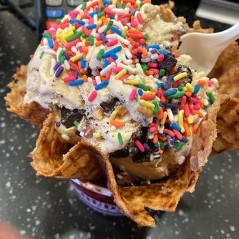 Cold Stone Creamery - Damn sunny thank you!!!!! - Ice Cream & Frozen Yogurt Near Me - Van Nuys, California