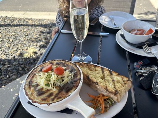 Kosta’s Taverna by null