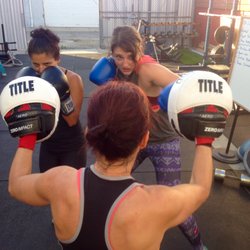 Braxton's Combat Sports and Fitness - Class sizes are small so everyone can get the attention they need to achieve their own goals