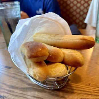 Olive Garden Italian Restaurant - Breadsticks - Italian Near Me - Tracy, California Olive Garden Italian Restaurant - Breadsticks - Italian Near Me - Tracy, California