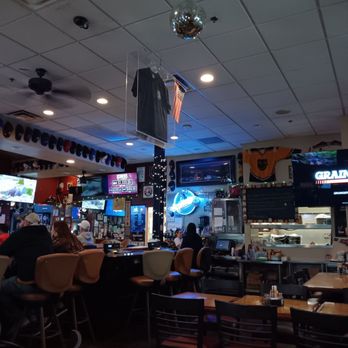 Hammer's Grill & Bar - Restaurant bar area - American Near Me - Henderson, Nevada Hammer's Grill & Bar - Restaurant bar area - American Near Me - Henderson, Nevada