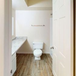 Walnut Trail Apartments - Bathroom