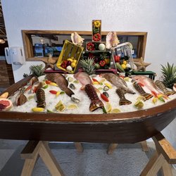 El Caribeno Restaurant - Evening seafood presentation.