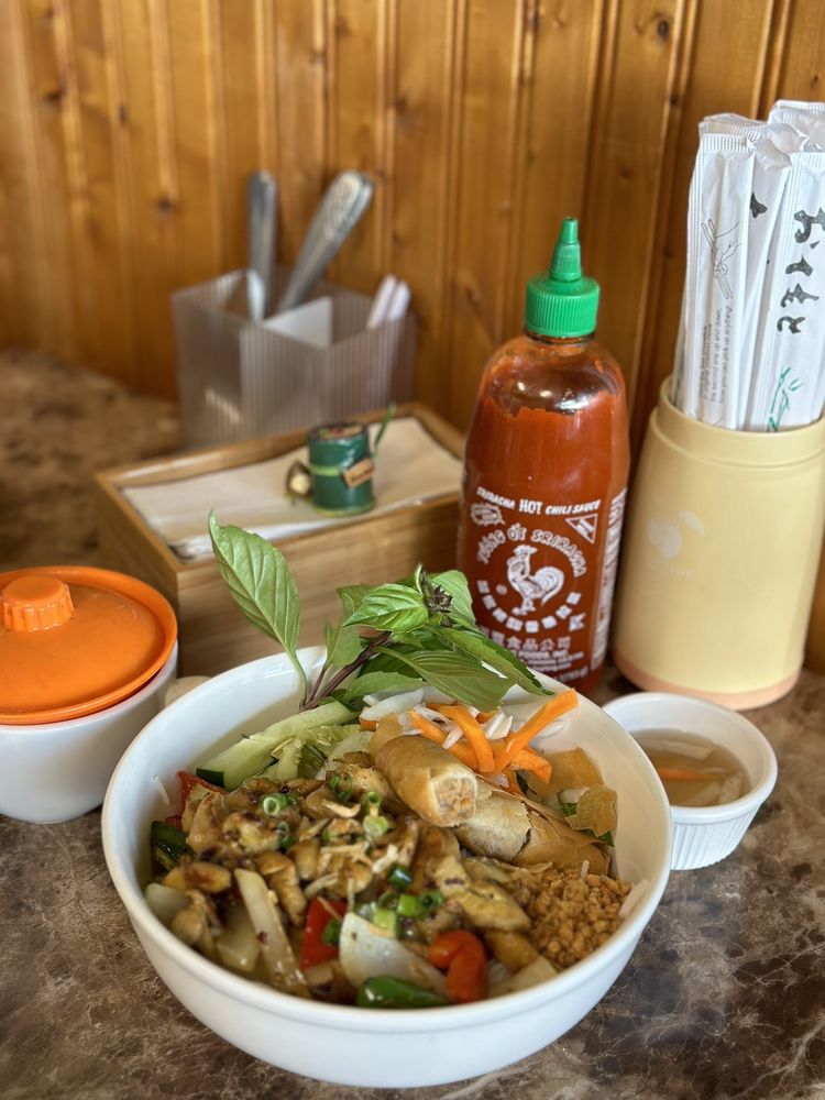 NIU BAGUETTE BBQ & NOODLE SOUP 217 Photos & 96 Reviews 709 Cooke St