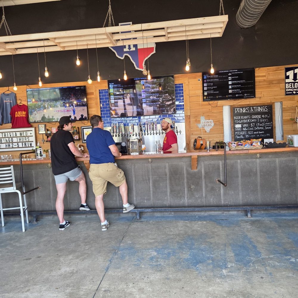 11 Below Brewing Company - Bar area - Breweries Near Me - Spring, Texas