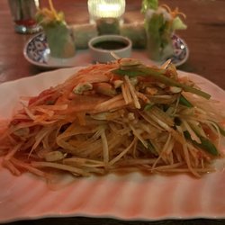 Çok Çok Thai Restaurant - Papaya salad and fresh spring roll