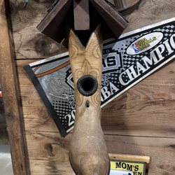Boot Company Bar & Grill - Boots Cafe   in Ray Town