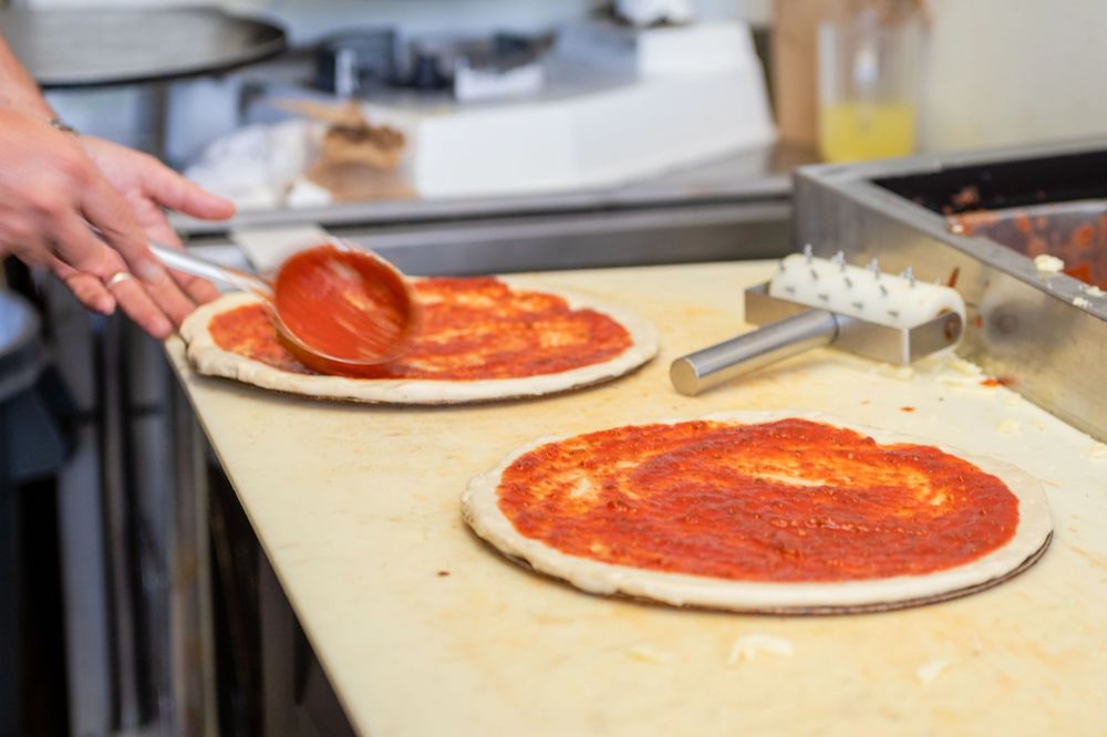 B & J's Pizza