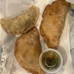 Baires Food Truck - All 3 empanadas