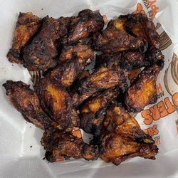 Hooters - Why chicken so black. I'm never order again