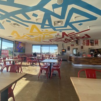 Dave's Hot Chicken - Dinning area - Chicken Shop Near Me - Spring, Texas