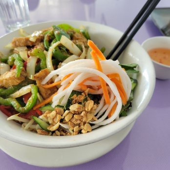 Pho Vina Burien - Lemongrass tofu vermicelli bowl - Vietnamese Near Me - Burien, Washington Pho Vina Burien - Lemongrass tofu vermicelli bowl - Vietnamese Near Me - Burien, Washington