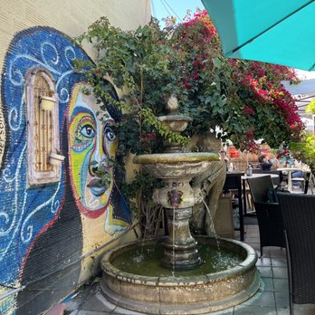Backyard Brew - Vibey fountain - Coffee & Tea Near Me - Palo Alto, California