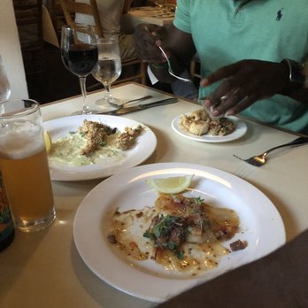 Duner's Restaurant - Fried oysters left Scallops - New American Near Me - Charlottesville, Virginia