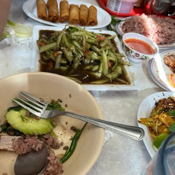 Mr. Papaya Kitchen - Cucumber Papaya 10/10 Egg rolls 6/10 - Thai Near Me - Fresno, California