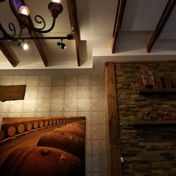 Da Vinci Bistro - Rustic, simple decor that sets the perfect bistro feel - Italian Near Me - Sudbury, Massachusetts Da Vinci Bistro - Rustic, simple decor that sets the perfect bistro feel - Italian Near Me - Sudbury, Massachusetts