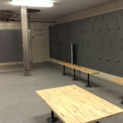 Eckhart Park - Chicago Park District - Pool locker room