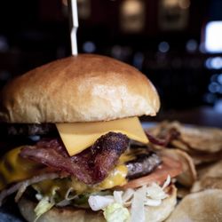 Kelseys Original Roadhouse - Ultimate Bacon & Cheese Burger