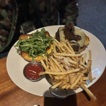 Stoney River - Cheeseburger and fries - Steakhouses Near Me - Germantown, Tennessee Stoney River - Cheeseburger and fries - Steakhouses Near Me - Germantown, Tennessee