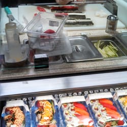 Tsunami Sushi