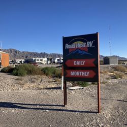 El Paso RV Park by Roadhost RV - Entrance Sign