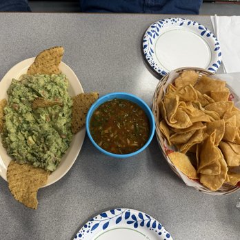 Taqueria Los Comales 3 - Chips & Salsa, Guacamole - Mexican Near Me - Chicago, Illinois Taqueria Los Comales 3 - Chips & Salsa, Guacamole - Mexican Near Me - Chicago, Illinois