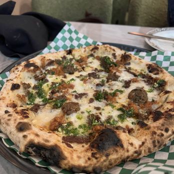 Mangiafoglie - AMANTE DELLA CARNE - Pizza Near Me - Long Beach, California Mangiafoglie - AMANTE DELLA CARNE - Pizza Near Me - Long Beach, California