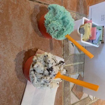 Cafe del Hidalgo - Mint and Stracciatella small cup gelatos - Gelato Near Me - St. Augustine, Florida Cafe del Hidalgo - Mint and Stracciatella small cup gelatos - Gelato Near Me - St. Augustine, Florida