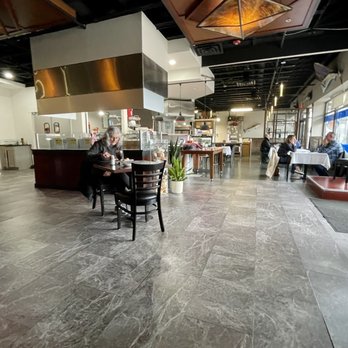E & S Fish Company - Dining room - Fish & Chips Near Me - St. Charles, Illinois