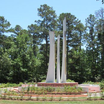 American Rose Center - Windsounds Carillon Tower nestled in the tall pines. - Parks Near Me - Shreveport, Louisiana American Rose Center - Windsounds Carillon Tower nestled in the tall pines. - Parks Near Me - Shreveport, Louisiana