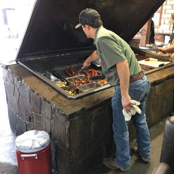 Hard Eight BBQ - Barbeque Near Me - Stephenville, Texas