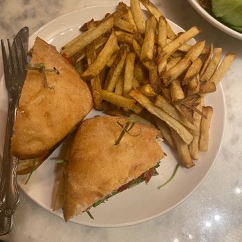 Blondie - chicken sandwich - Cocktail Bars Near Me - Philadelphia, Pennsylvania Blondie - chicken sandwich - Cocktail Bars Near Me - Philadelphia, Pennsylvania