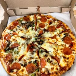 Gioninos Pizzeria - Excellent pizza with the best crust! #YUM