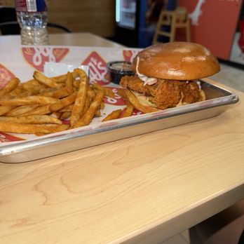 AJ's Hot Chicken - Chicken Shop Near Me - Richardson, Texas
