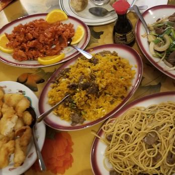 Dragon Palace Chinese Restaurant - a table full of food - Chinese Near Me - Victoria, Texas
