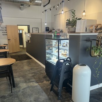 Annabelle House MN - Seating and walk up counter - Sandwiches Near Me - Osseo, Minnesota
