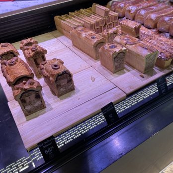 Les Halles de Lyon - Paul Bocuse - Public Markets Near Me - Lyon, 69 Les Halles de Lyon - Paul Bocuse - Public Markets Near Me - Lyon, 69